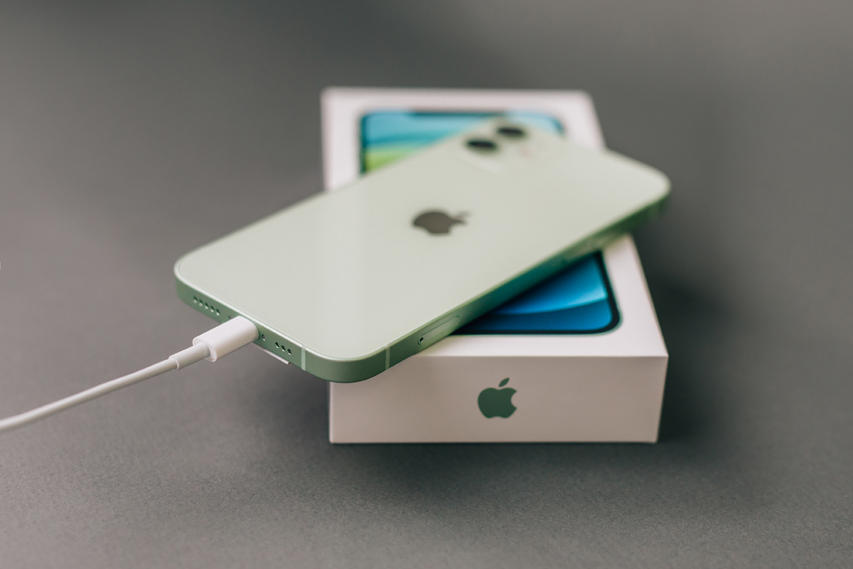 8 способов зарядить ваш iPhone быстрее - iSpace