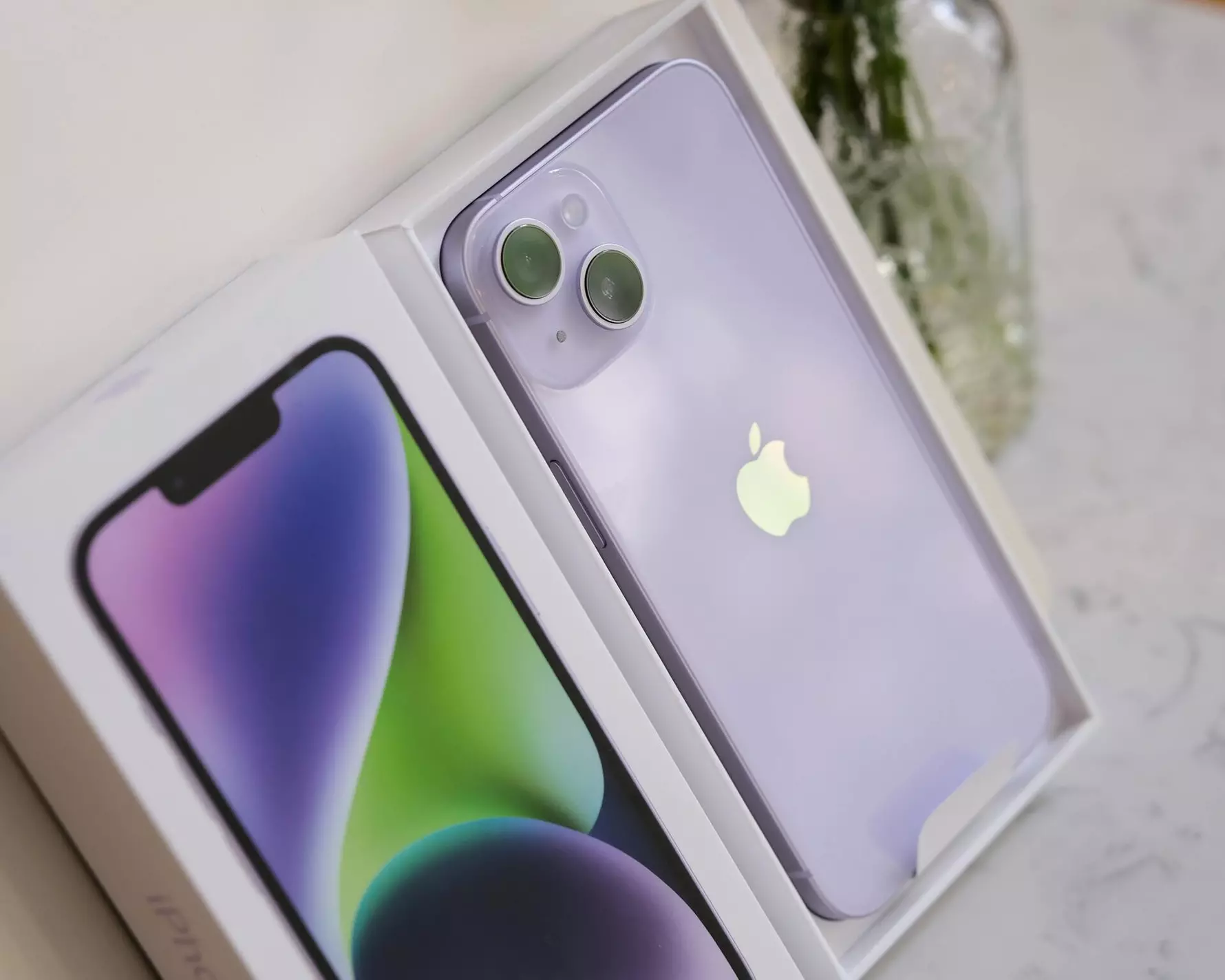 Iphone 14 purple